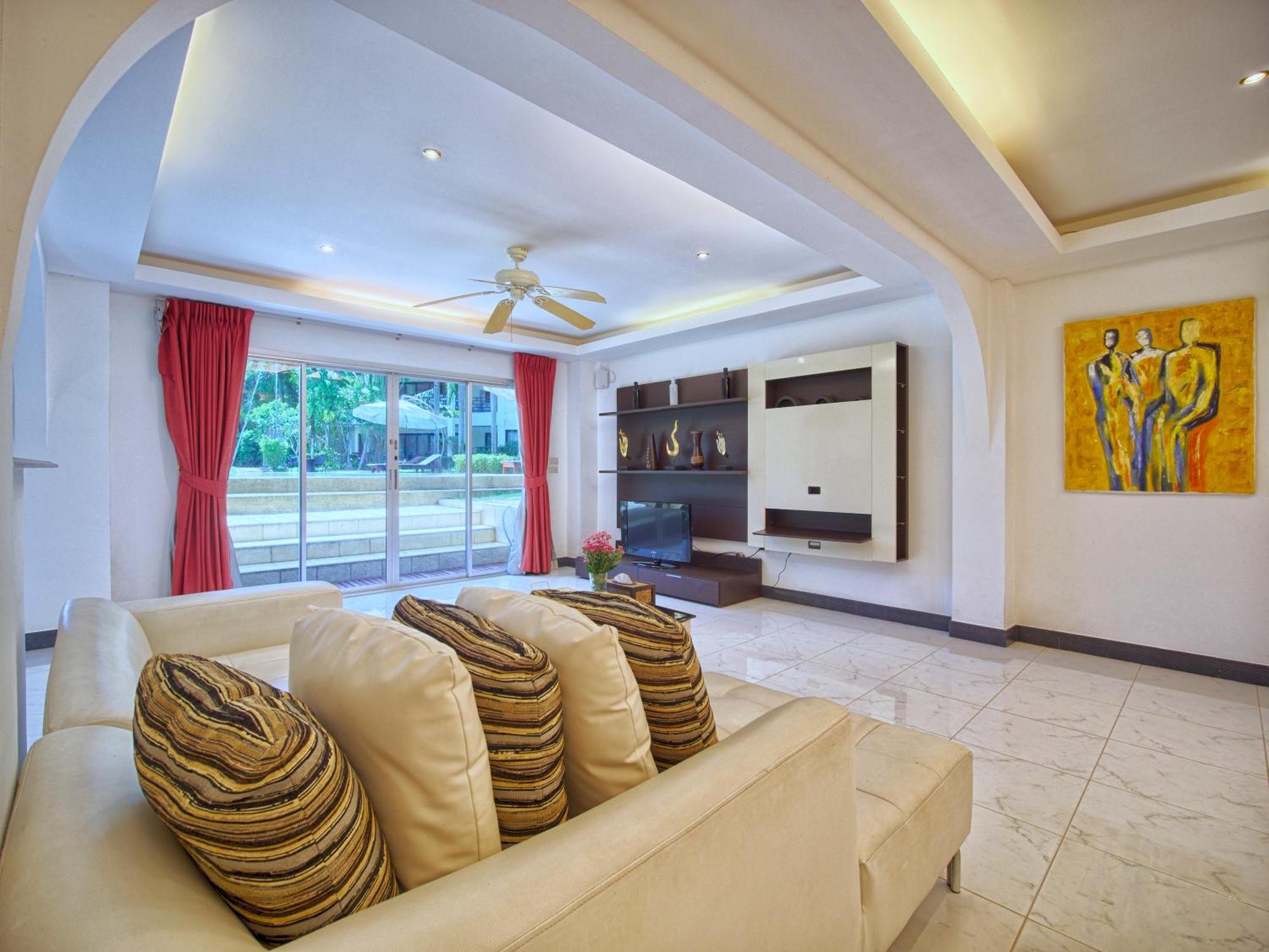 Serenity Lakeside Resort Kathu Extérieur photo