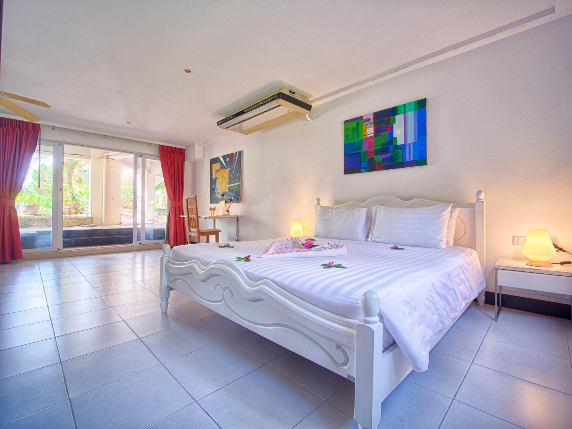 Serenity Lakeside Resort Kathu Extérieur photo