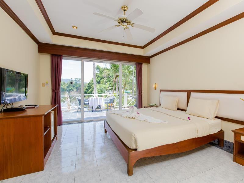 Serenity Lakeside Resort Kathu Extérieur photo